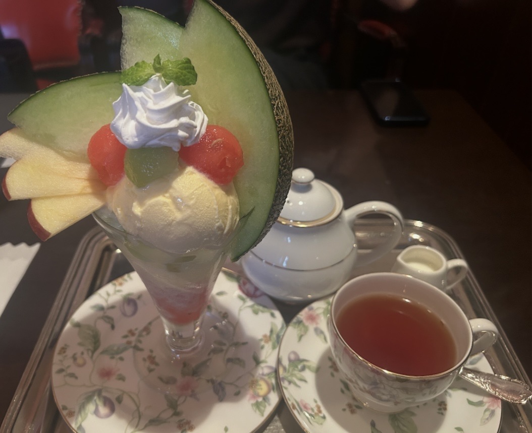パフェが一番エラい。