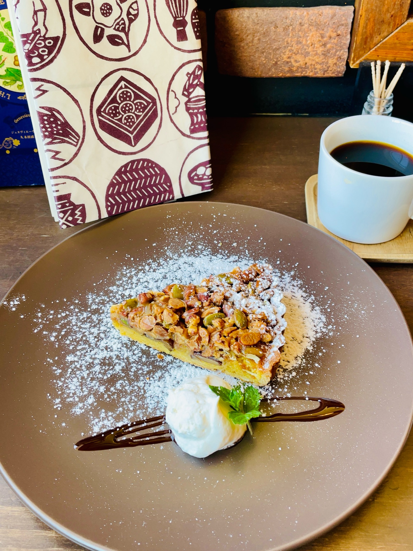 隣の国の人々と出会う