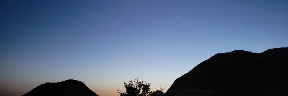 かしつき