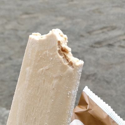かじりかけのアイス
