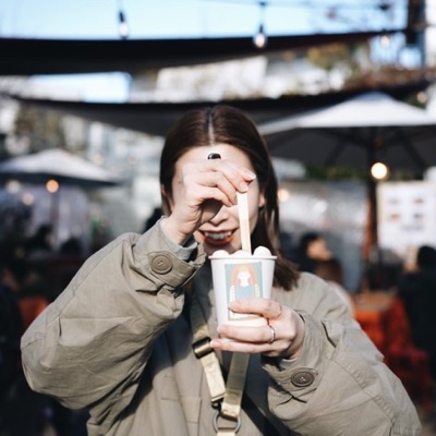 李